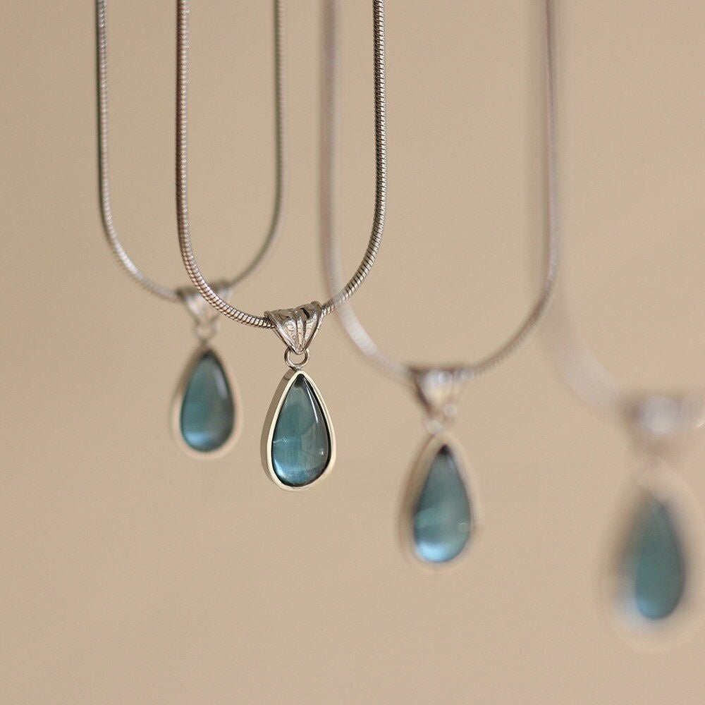 Vintage Water-Drop Pendant Necklace